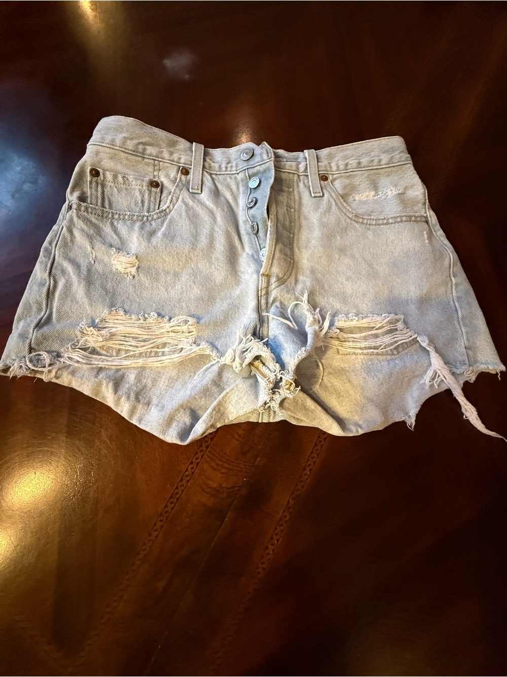 Levi’s 501 Button Fly Women’s Denim Shorts Size 28
